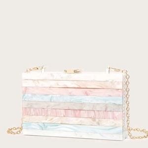 Nwt unique clutch